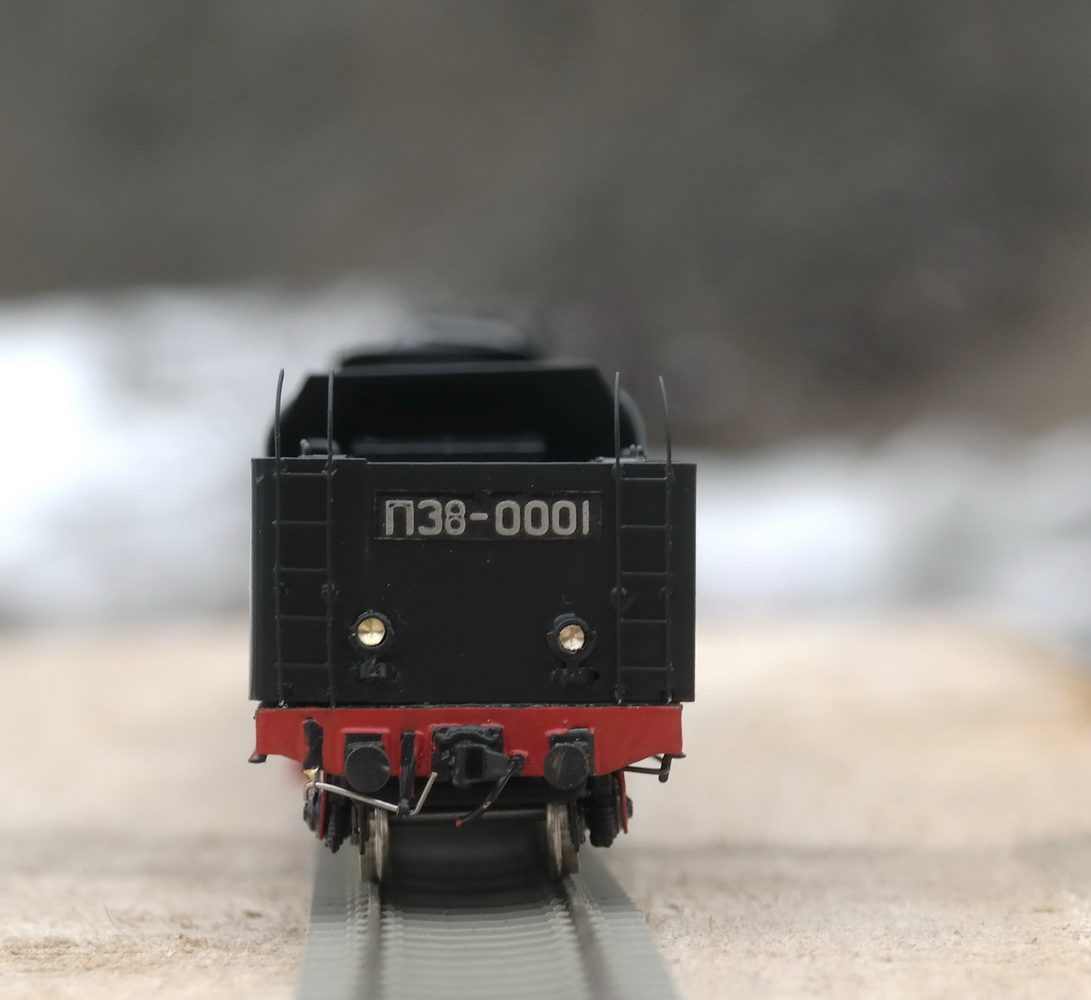 Soviet articulated locomotive P38. - Click Image to Close
